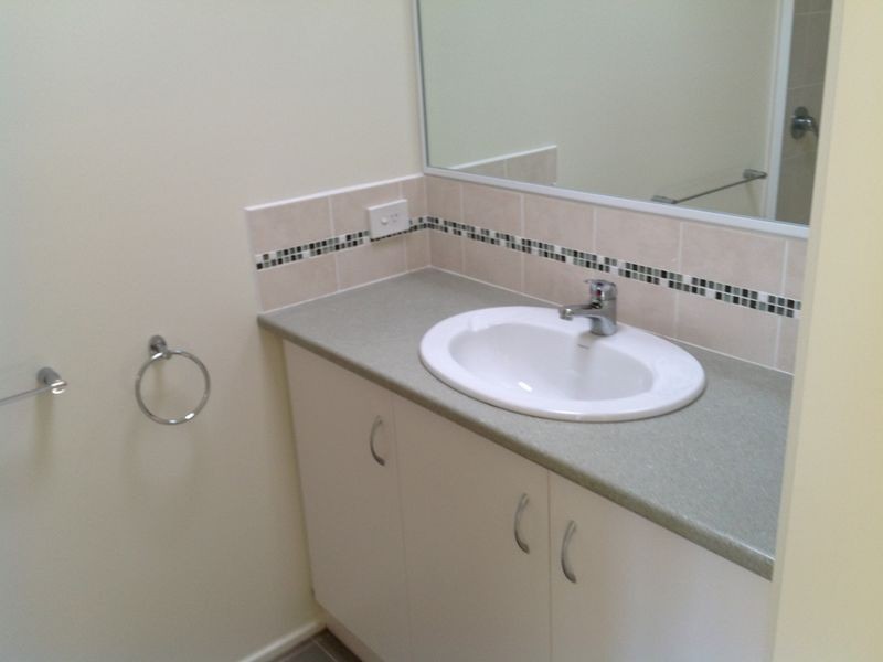 4 & 4a Anne Street, Beaconsfield VIC 3807