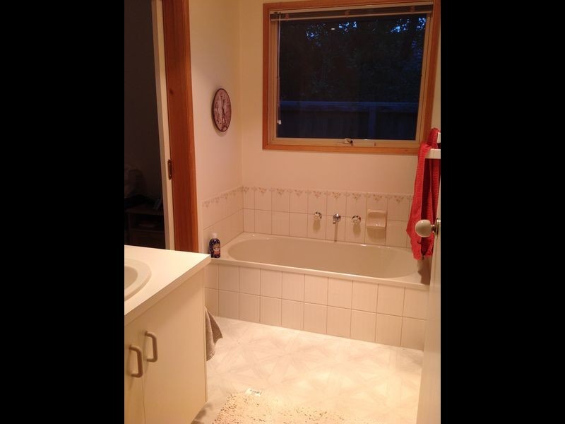 16 Norfolk Drive, Narre Warren VIC 3805