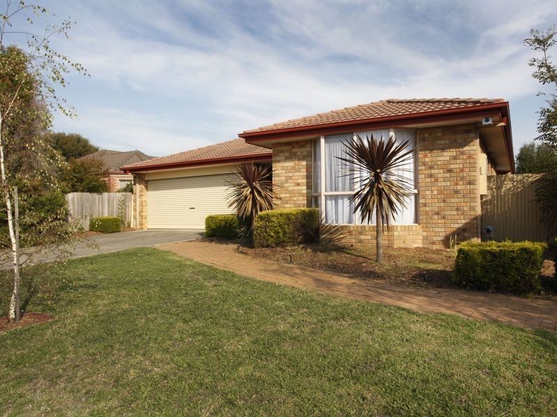 28 Chirnside Road, Berwick VIC 3806
