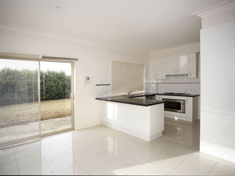 3/135 Hinrichsen Drive, Hallam VIC 3803