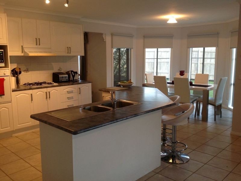 17 Fieldhouse Lane, Berwick VIC 3806