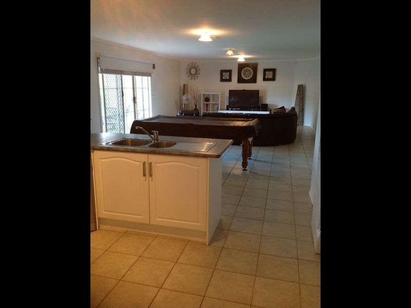 17 Fieldhouse Lane, Berwick VIC 3806