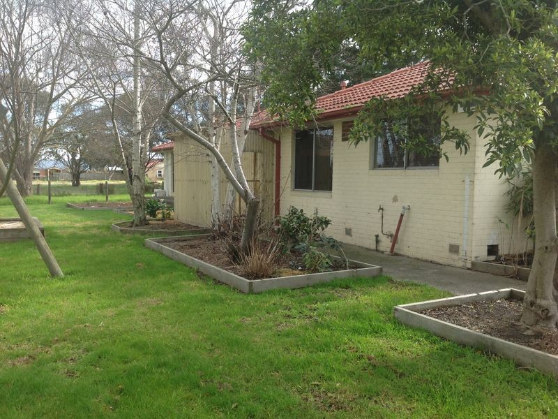 490 Princes Highway, Officer VIC 3809