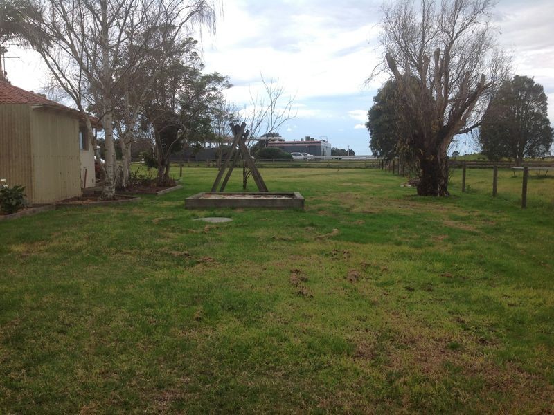 490 Princes Highway, Officer VIC 3809