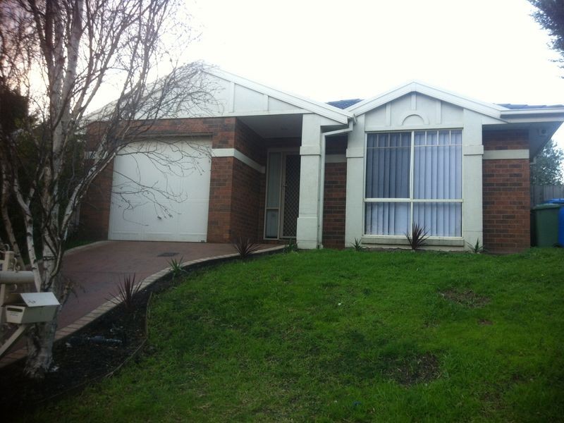 4 Kimbara Drive, Berwick VIC 3806