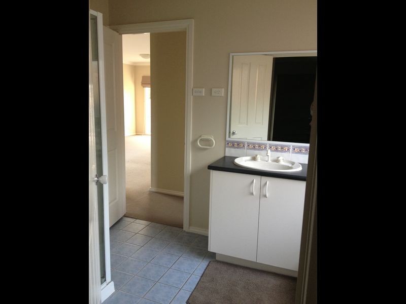 34 The Avenue, Narre Warren South VIC 3805