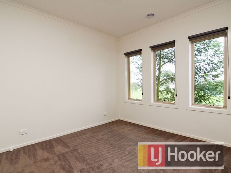 4 Tolpis Lane, Cranbourne North VIC 3977