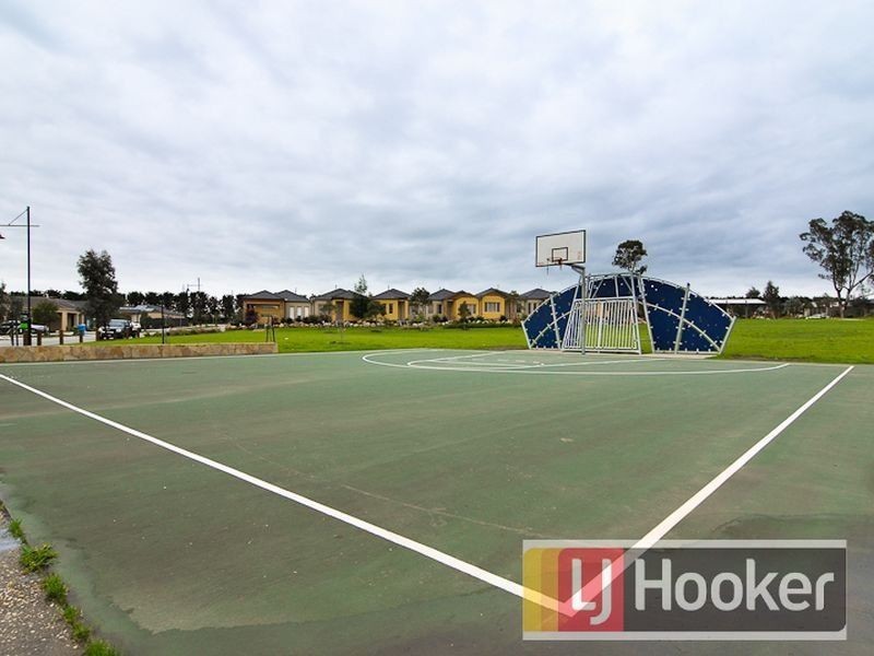 4 Tolpis Lane, Cranbourne North VIC 3977