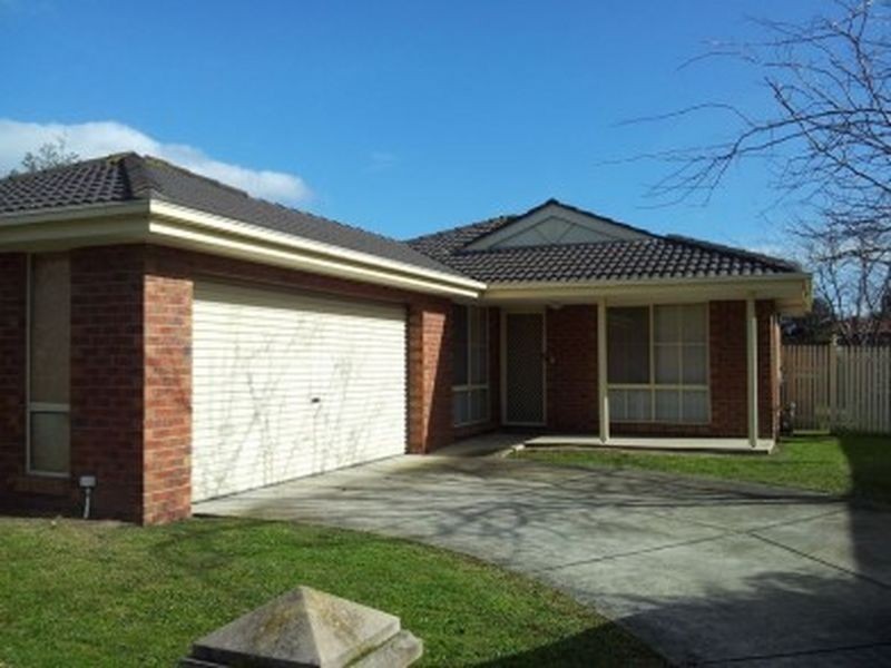 15 Michelle Drive, Berwick VIC 3806