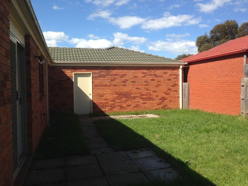 53 Bernborough Avenue, Cranbourne West VIC 3977