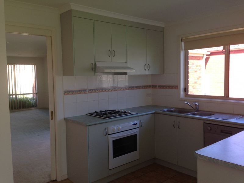 53 Bernborough Avenue, Cranbourne West VIC 3977