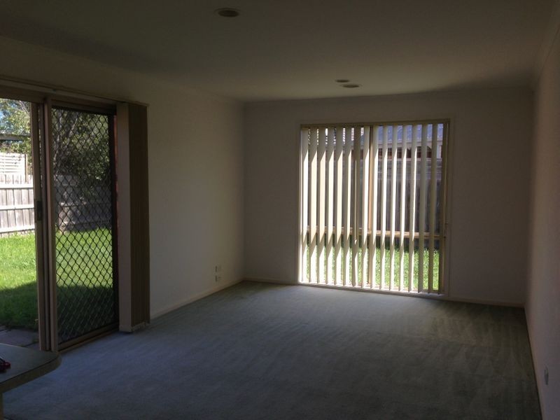 53 Bernborough Avenue, Cranbourne West VIC 3977