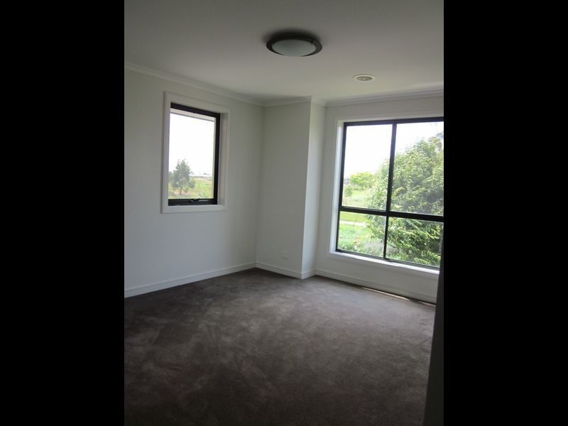 2 Boronia Avenue, Cranbourne VIC 3977