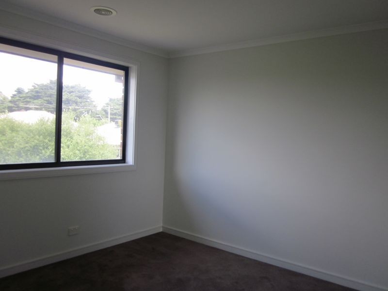 2 Boronia Avenue, Cranbourne VIC 3977