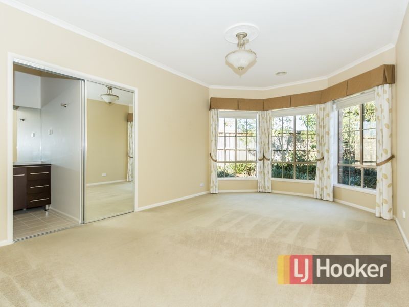 2 Don Collins Way, Berwick VIC 3806