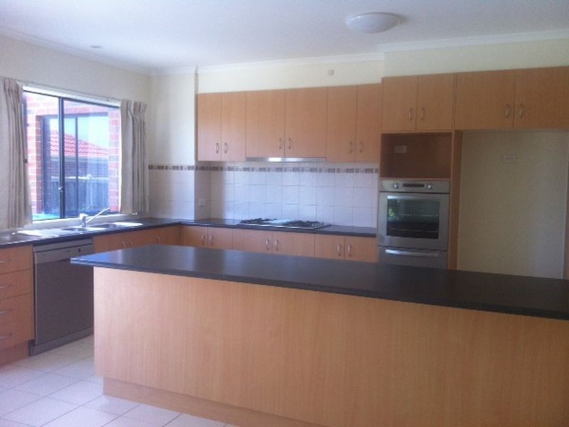 13 Haverbrack Drive, Berwick VIC 3806