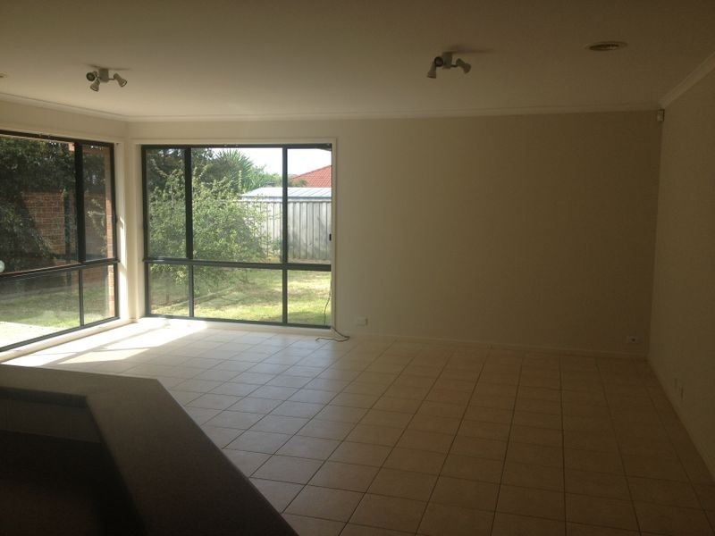 45 Lansbury Drive, Narre Warren South VIC 3805