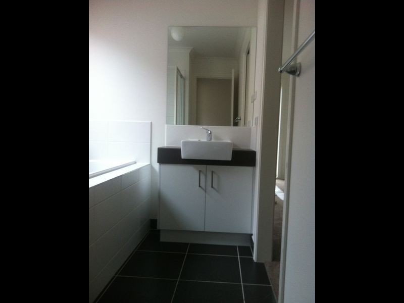 2 Southampton Drive, Langwarrin VIC 3910