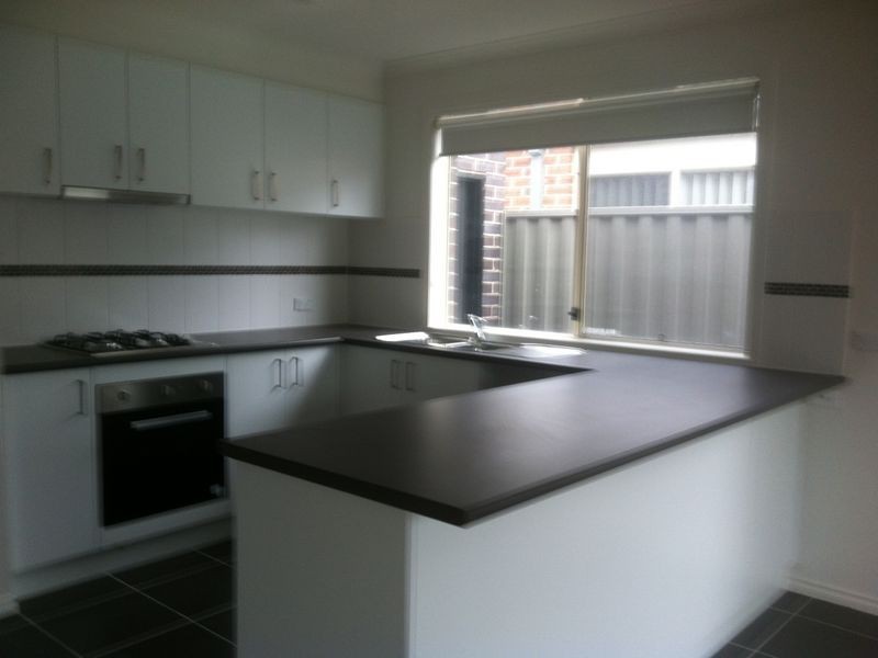 2 Southampton Drive, Langwarrin VIC 3910