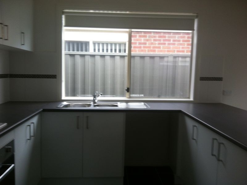 2 Southampton Drive, Langwarrin VIC 3910