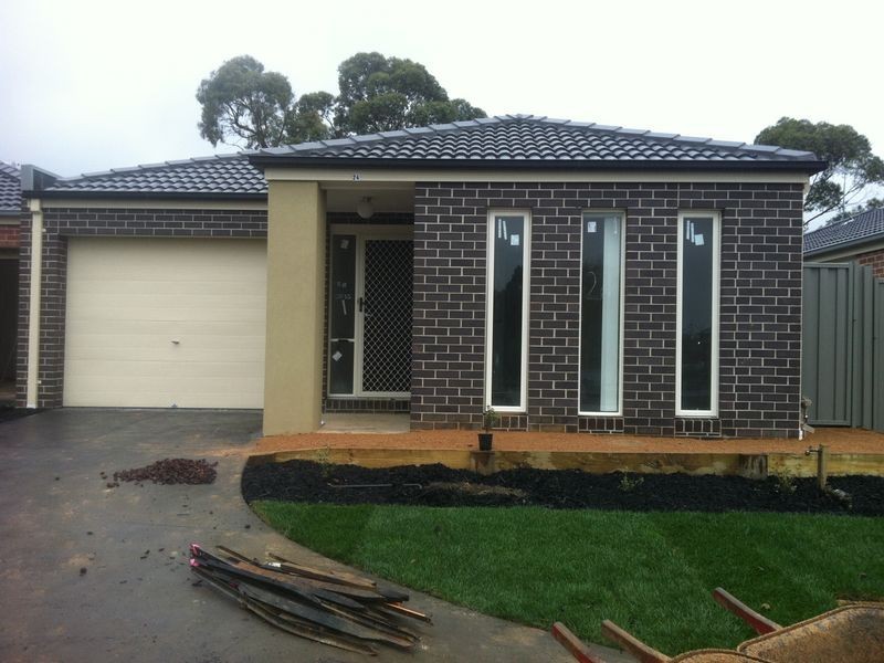 2 Southampton Drive, Langwarrin VIC 3910