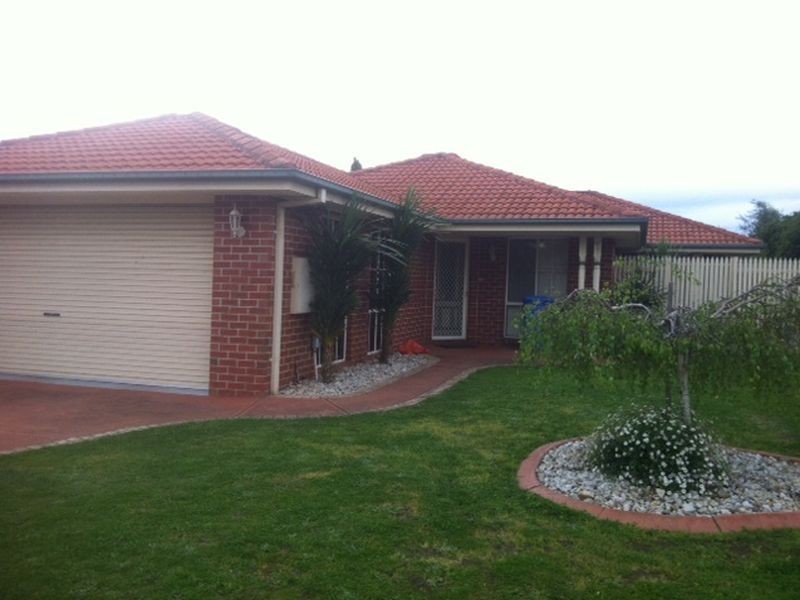 43 Edgbaston Circuit, Berwick VIC 3806
