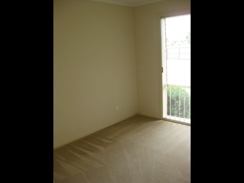 2/21 Merrijig Avenue, Cranbourne VIC 3977