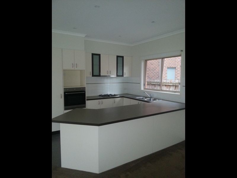 18 Amhurst Drive, Narre Warren South VIC 3805