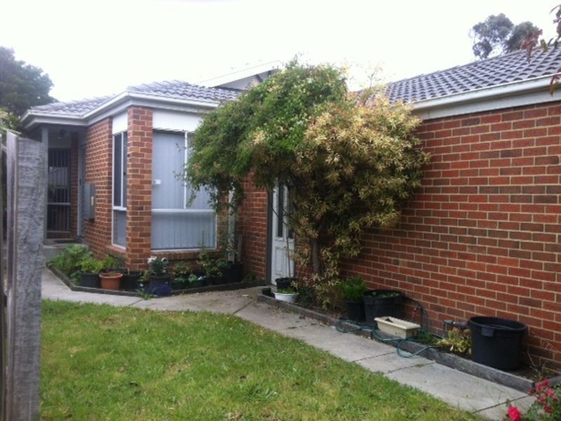 27B Sharpe Court, Berwick VIC 3806