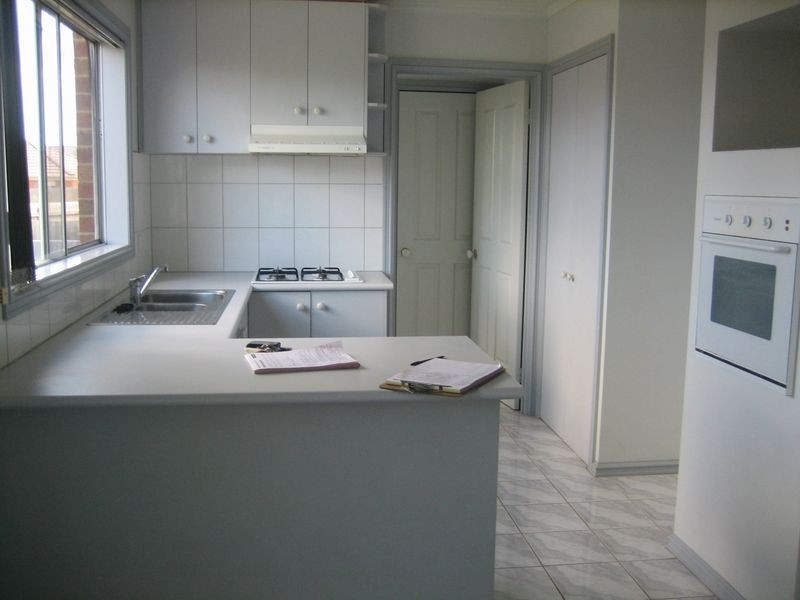 27B Sharpe Court, Berwick VIC 3806