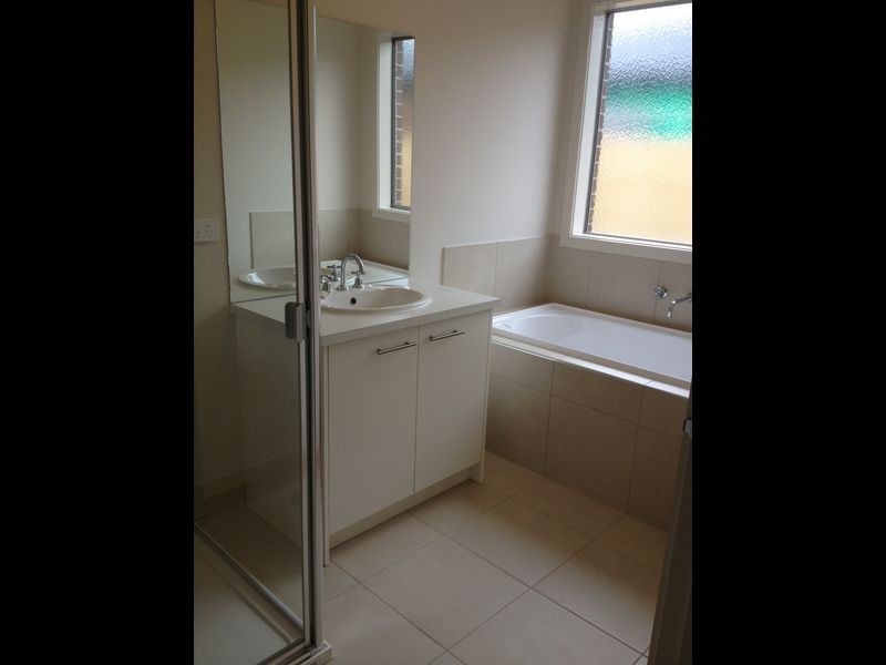 21 Barwon Street, Clyde North VIC 3978