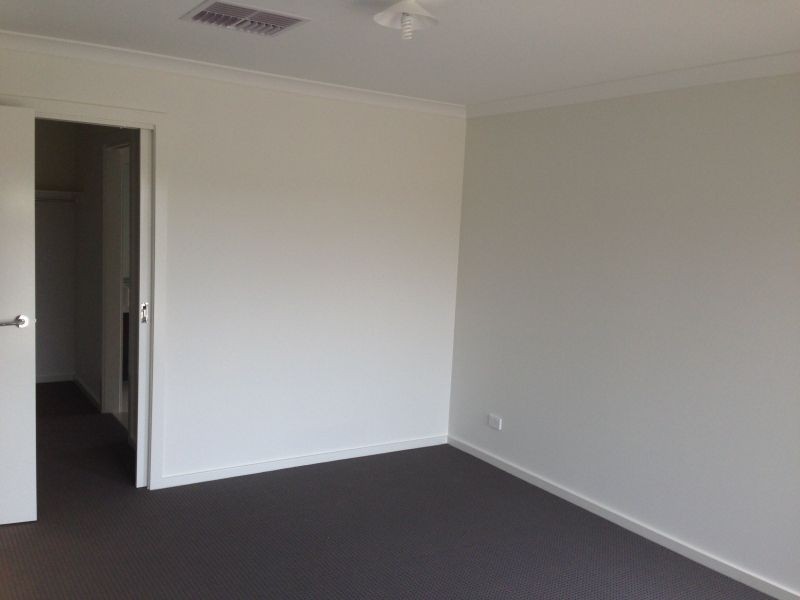 25 Denton Drive, Officer VIC 3809