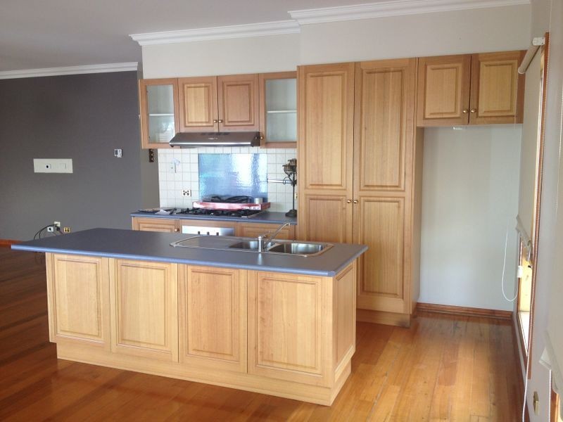 8 Railway Avenue, Beaconsfield VIC 3807