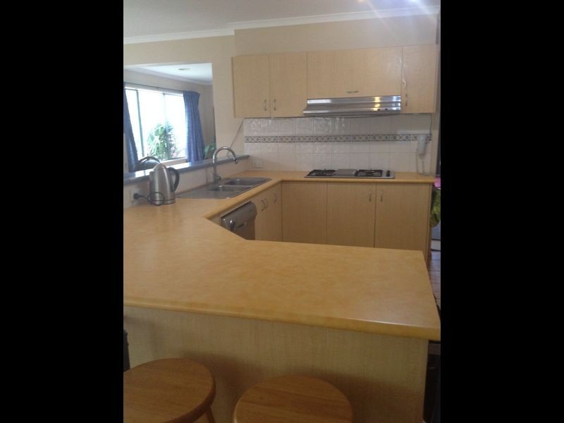 6 Taunton Court, Narre Warren South VIC 3805