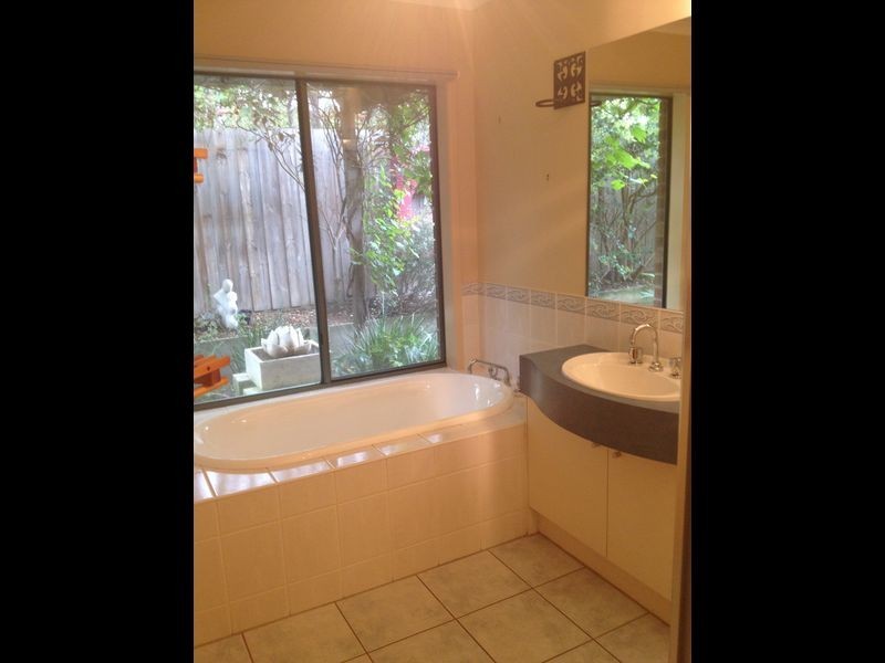 6 Taunton Court, Narre Warren South VIC 3805