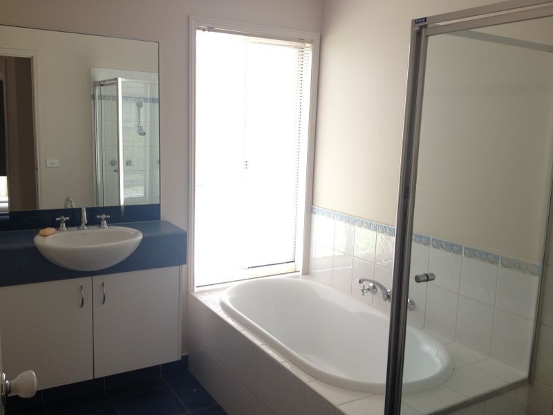 4 Chisholm Crescent, Narre Warren VIC 3805