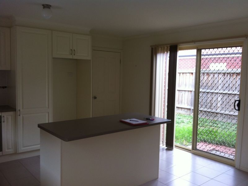 13 McCallum Drive, Cranbourne East VIC 3977