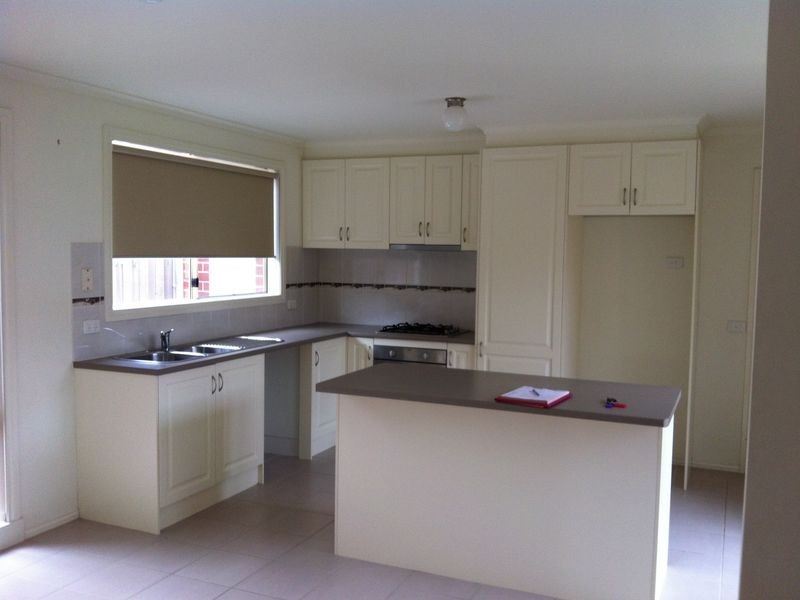 13 McCallum Drive, Cranbourne East VIC 3977