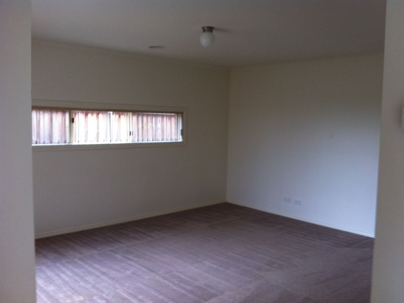 13 McCallum Drive, Cranbourne East VIC 3977