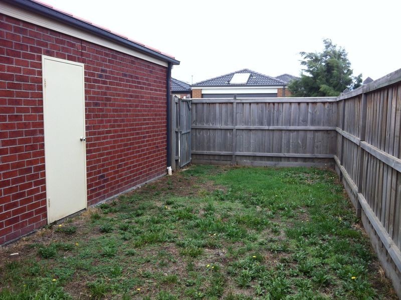 13 McCallum Drive, Cranbourne East VIC 3977