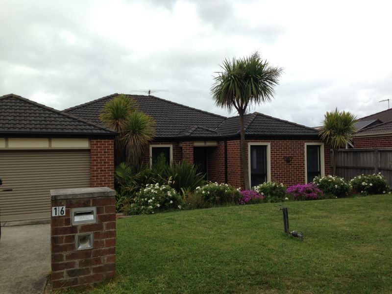 16 Edgbaston Circuit, Berwick VIC 3806