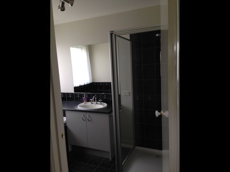 16 Edgbaston Circuit, Berwick VIC 3806