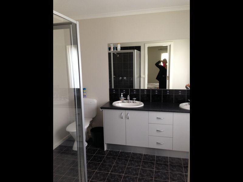 16 Edgbaston Circuit, Berwick VIC 3806