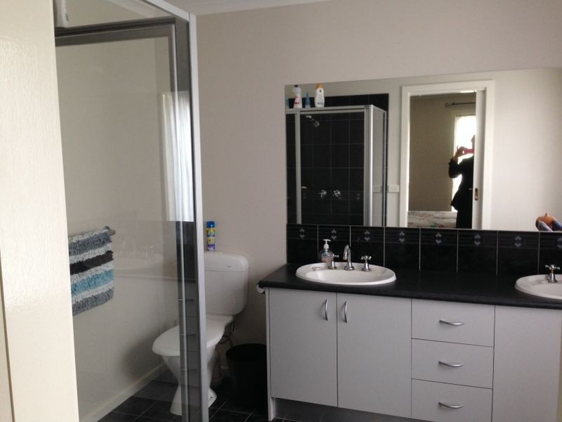 16 Edgbaston Circuit, Berwick VIC 3806