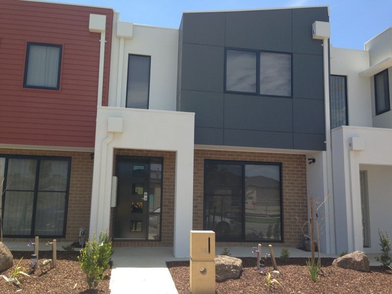 76 Green Gully Road, Clyde North VIC 3978