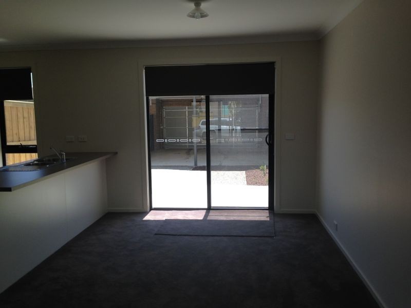 76 Green Gully Road, Clyde North VIC 3978