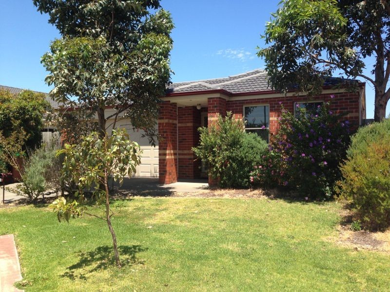 13 St Mellion Court, Cranbourne VIC 3977