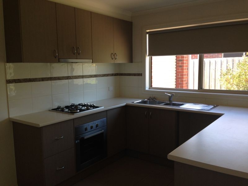 13 St Mellion Court, Cranbourne VIC 3977