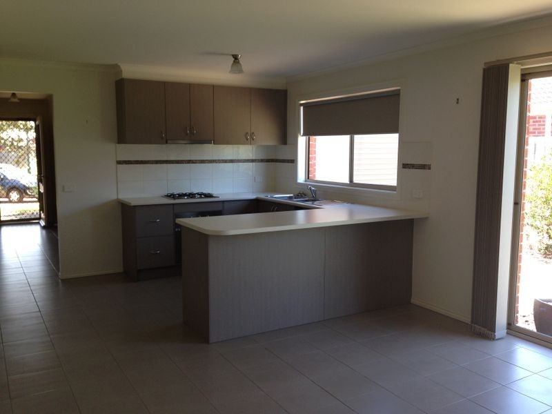13 St Mellion Court, Cranbourne VIC 3977