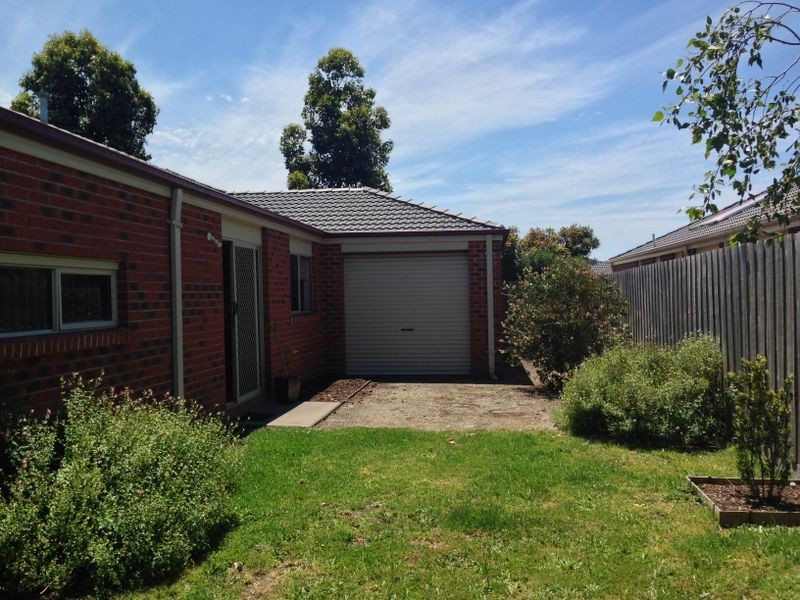 13 St Mellion Court, Cranbourne VIC 3977